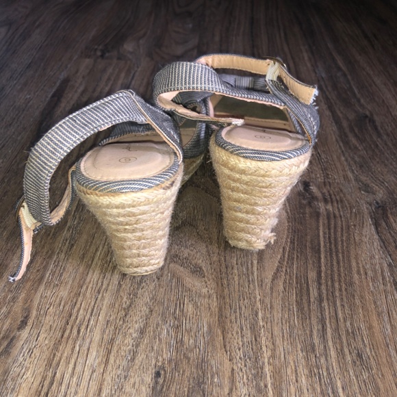 Strappy Summer Wedge - Picture 2 of 2